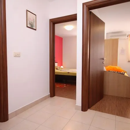 Apartments By The Sea Petrcane, Zadar - 3283 Апартаменты Петрчане